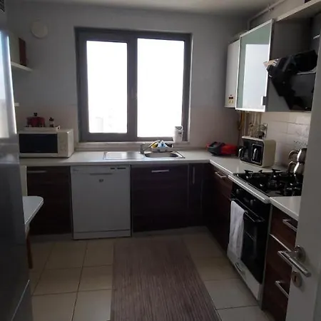 Beylikduzu Huzurlu Aile Yasam Sitesi Ful Donanimli Ev איסטמבול