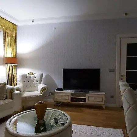 Beylikduzu Huzurlu Aile Yasam Sitesi Ful Donanimli Ev דירה